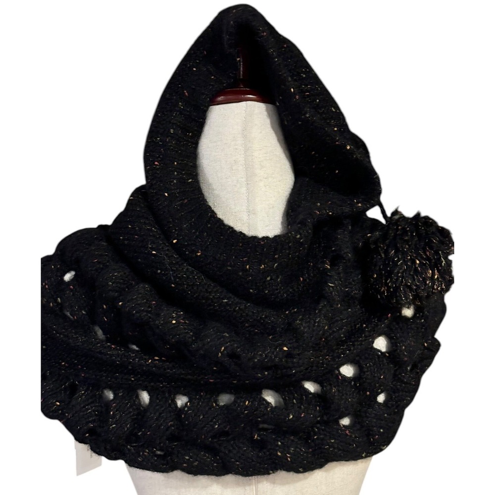 NWT SOH women's Baby Alpaca/Wool‎ Hooded Scarf Cowl Speckled Black Pom Pom